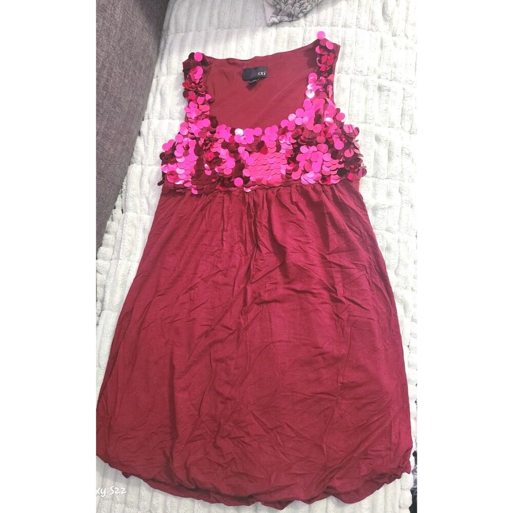 XXI NWT RED SEQUINED baby doll dress      size  M